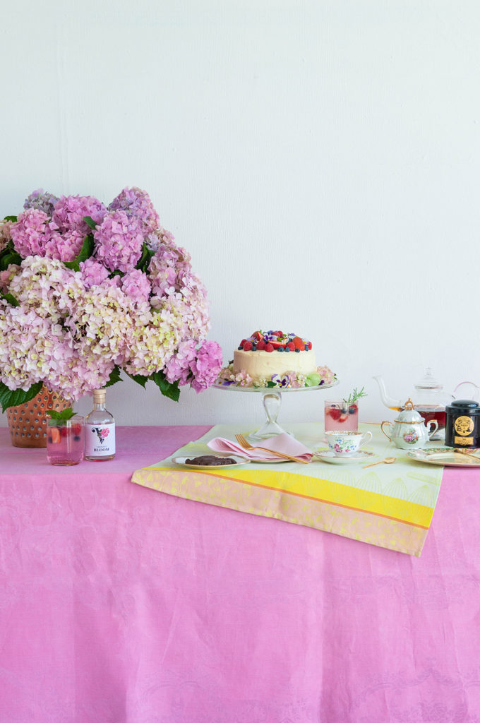 tables-cape, pink, hydrangeas